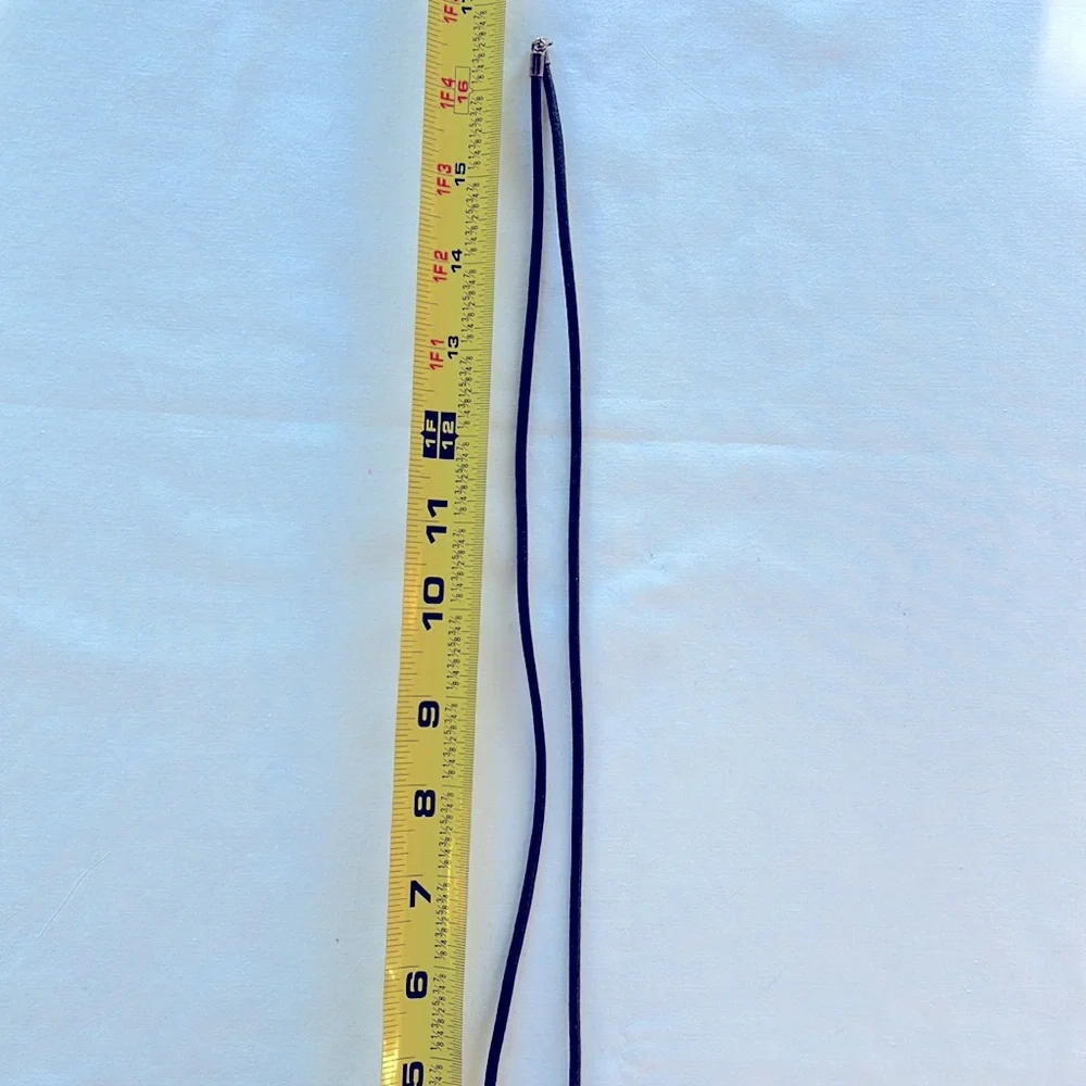 Amber pendant with leather necklace - Picture 7 of 14